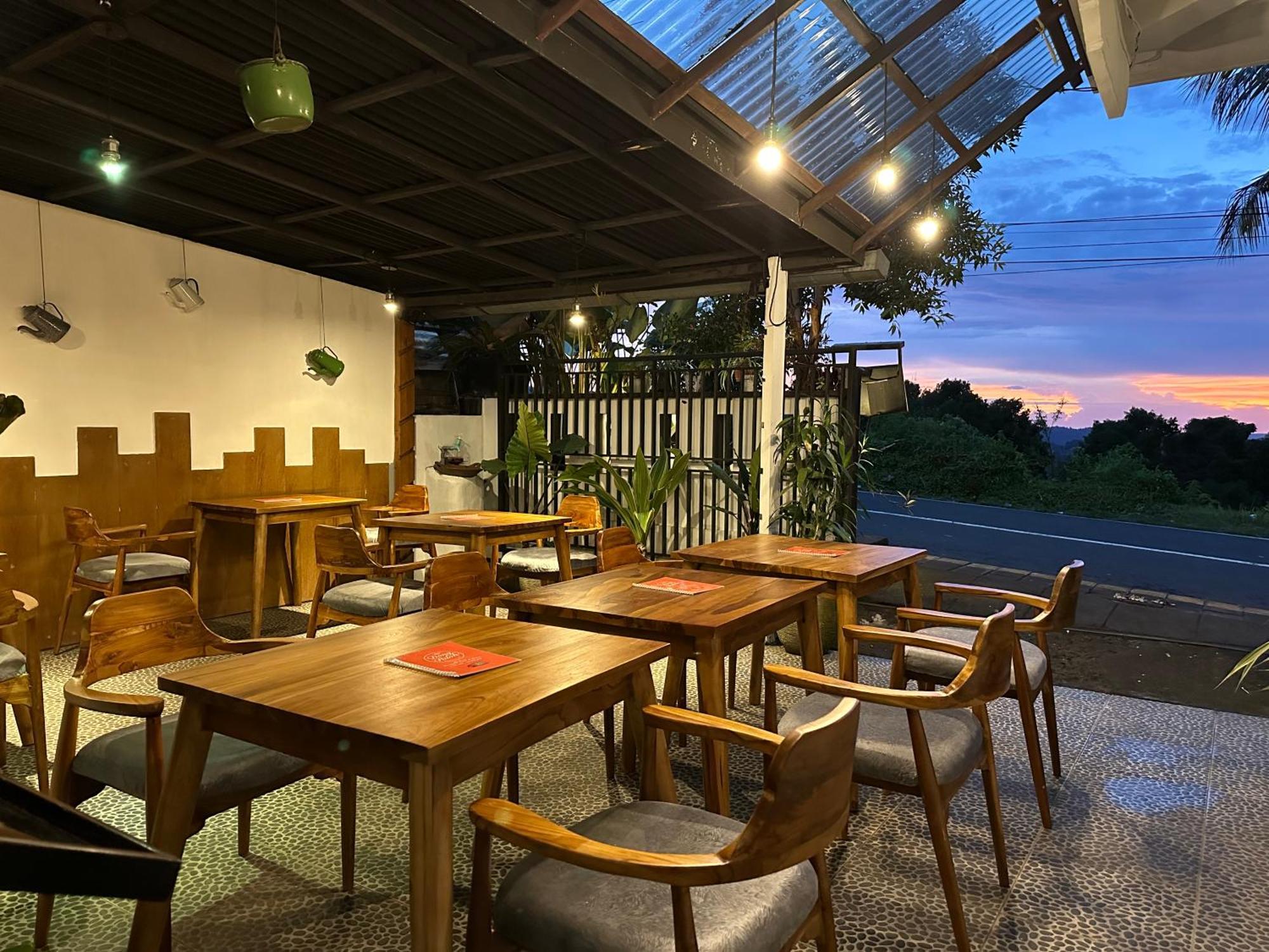 Dong Paloh Hostel Munduk  Ngoại thất bức ảnh